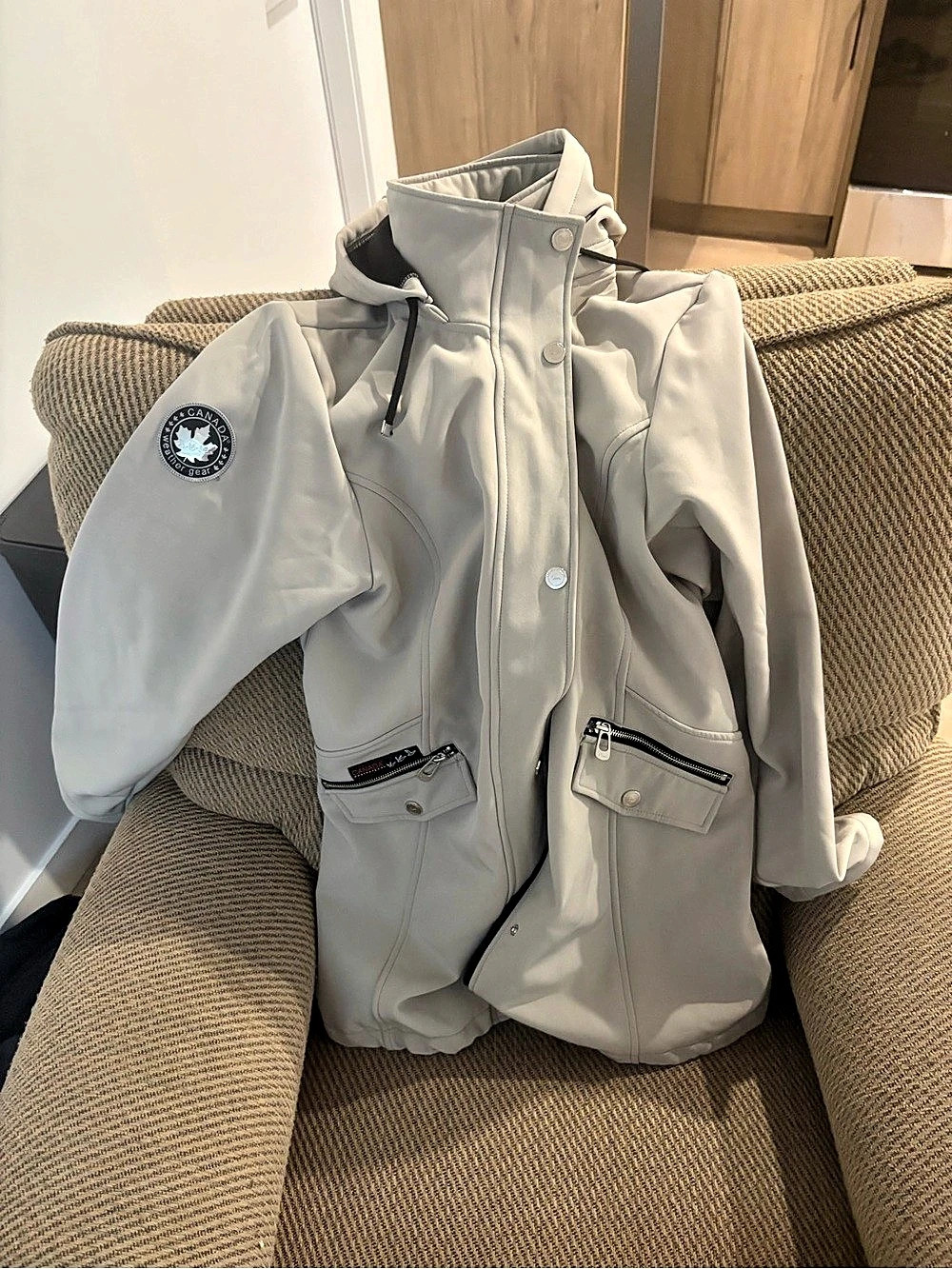 Canada weather gear brand new Women's Snow Jacket beigr XL NWT